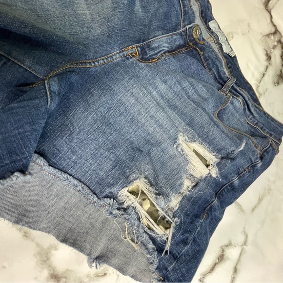 Torrid distressed denim shorts camo accents 20 - Picture 3 of 13